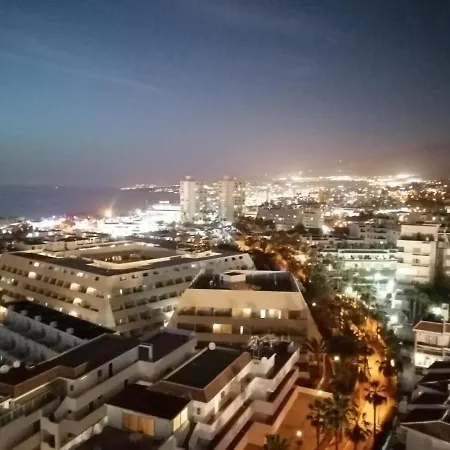 Sea View Penthouse アパート